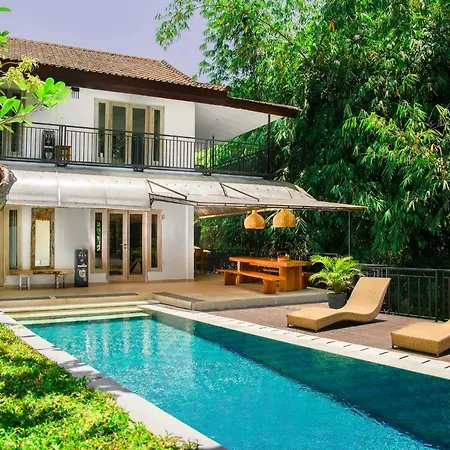 Отель Bali Invest Living
